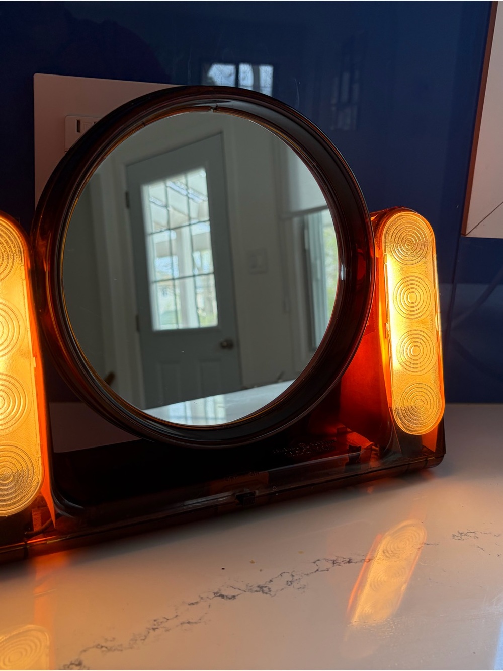 Vintage GE the looking glass amber circular vanity light works
